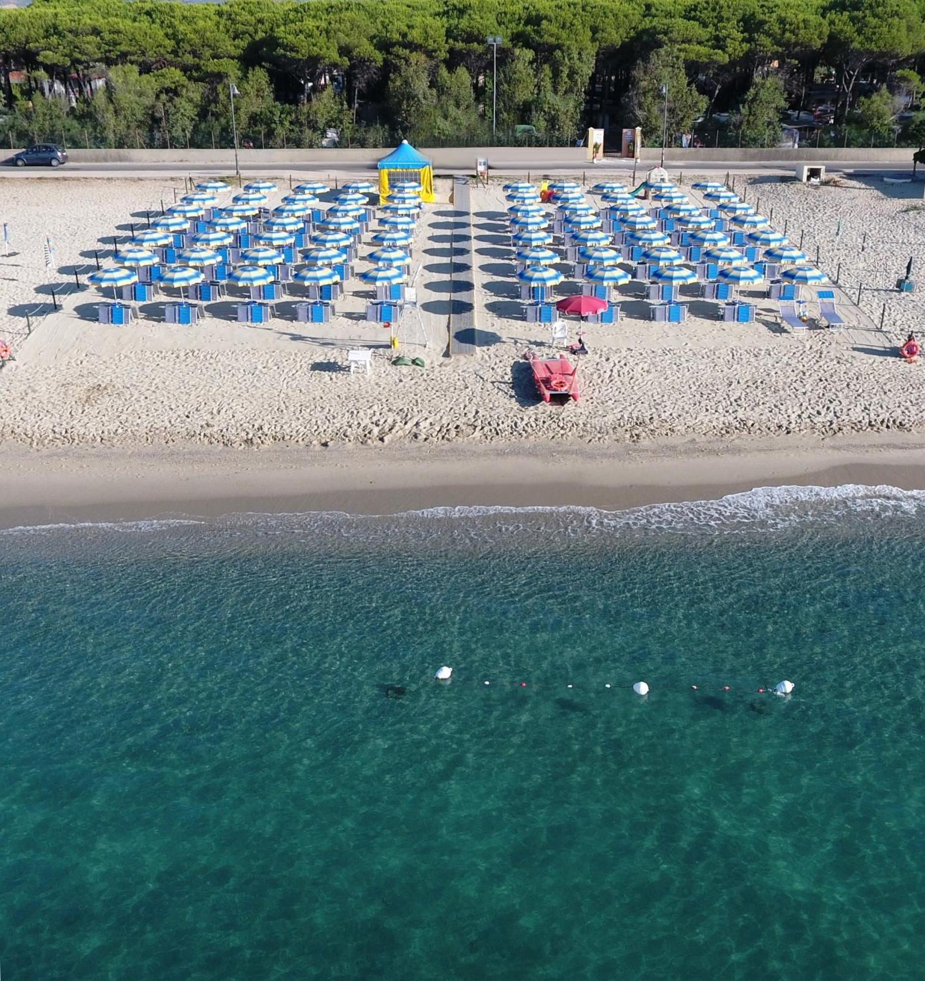 Villaggio Camping Lungomare Кропани Экстерьер фото