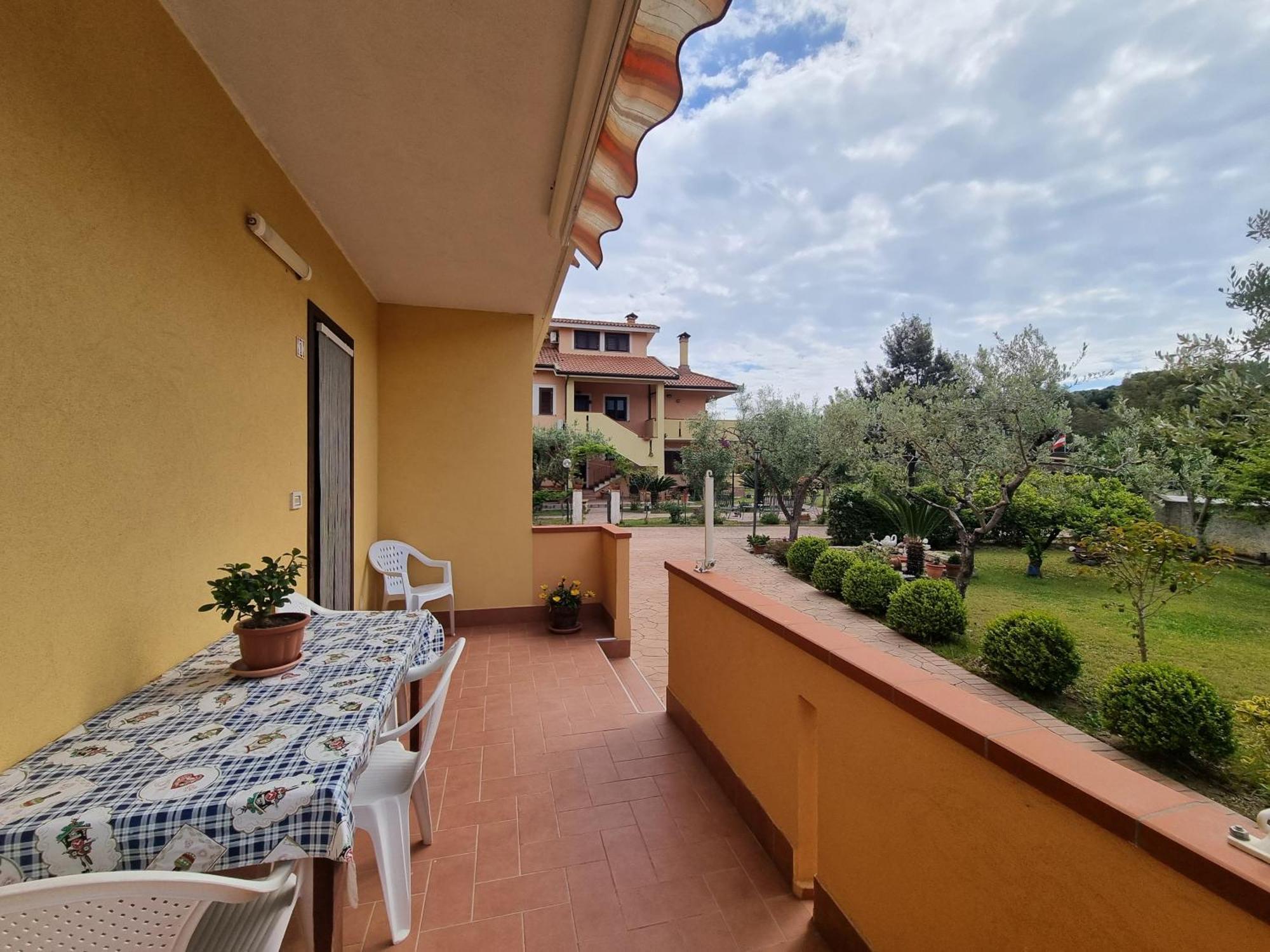 Villaggio Camping Lungomare Кропани Экстерьер фото