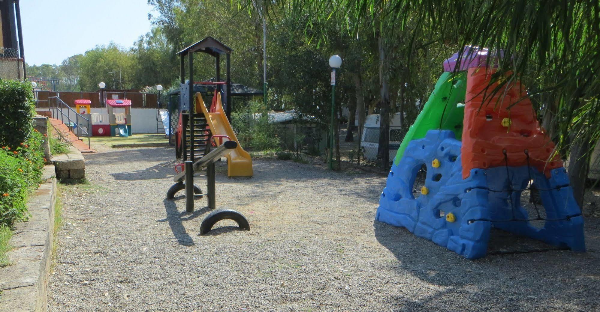Villaggio Camping Lungomare Кропани Экстерьер фото