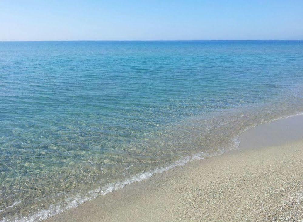 Villaggio Camping Lungomare Кропани Экстерьер фото